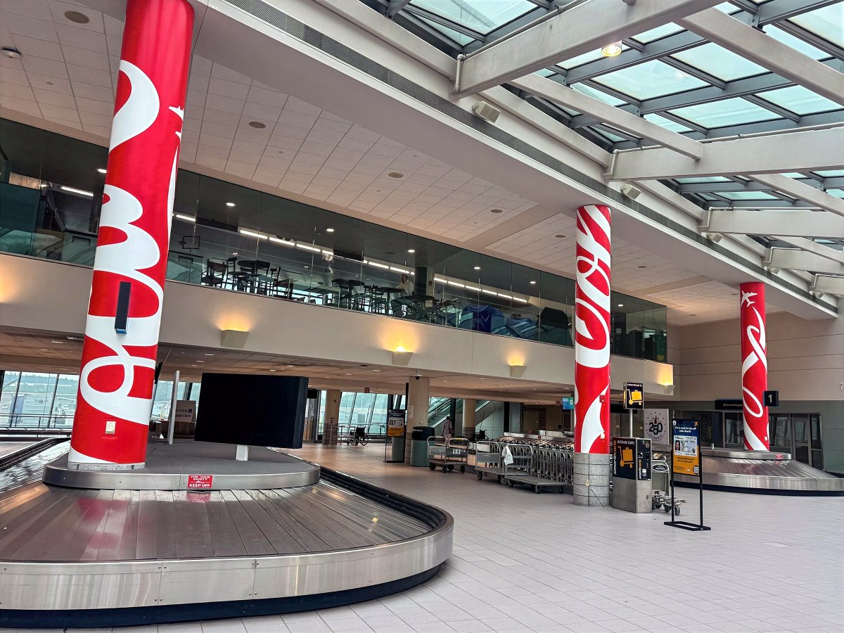 AMIGraphics's tweet photo. Bringing bold branding to the terminal! 🛫🥤
AMI Graphics partnered on a Coca-Cola installation at Manchester-Boston Regional Airport, wrapping escalator areas, 20' columns &amp; refreshing a freestanding display with SEG graphics.
#AMIGraphics #CocaCola #AirportAdvertising https://t.co/v0GoyH4L1q