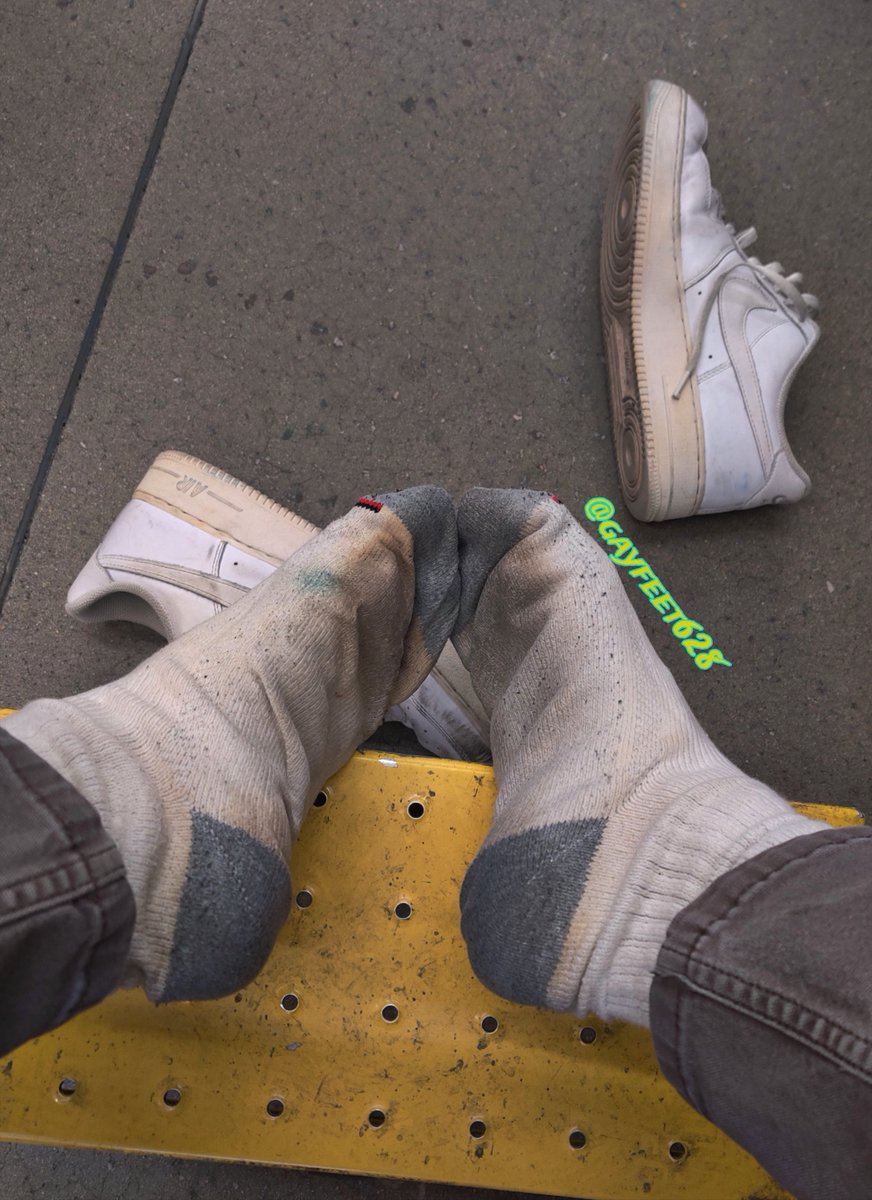 gayfeet628 tweet picture