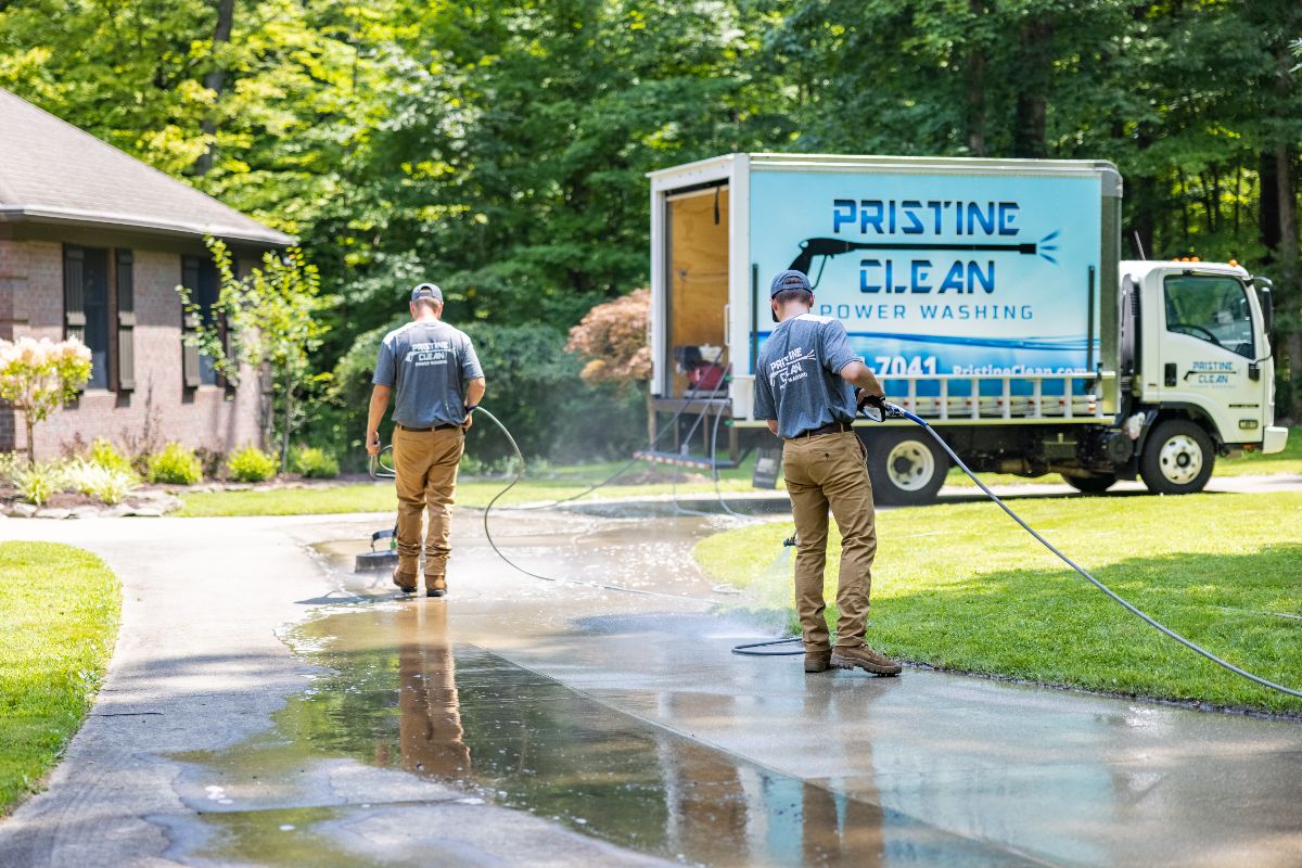 PristineCleanOH's tweet photo. 👑Ken Wilson is the King of Concrete Protection👑 - https://t.co/zAEuqjVctX https://t.co/yWS8b3yygR