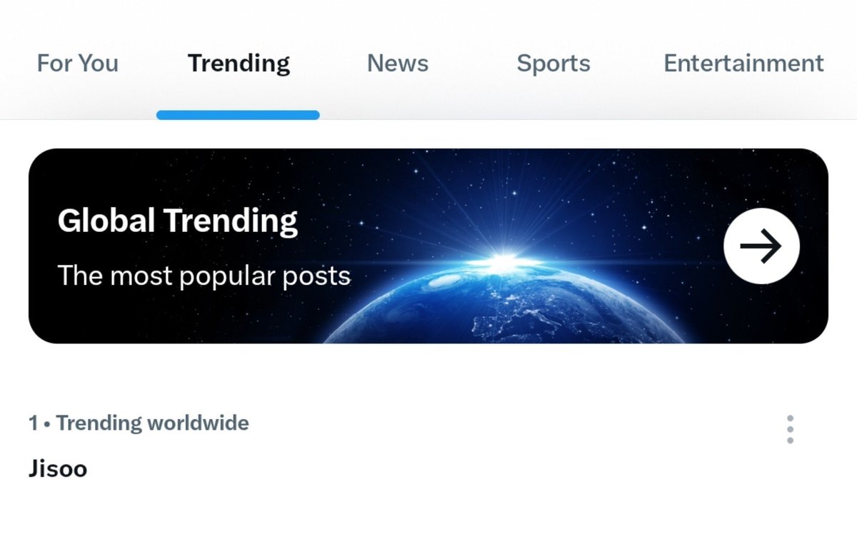 CRESCENTJS's tweet photo. JISOO is now trending Worldwide at #1.

@officialBLISSOO https://t.co/48ZY6js0qU