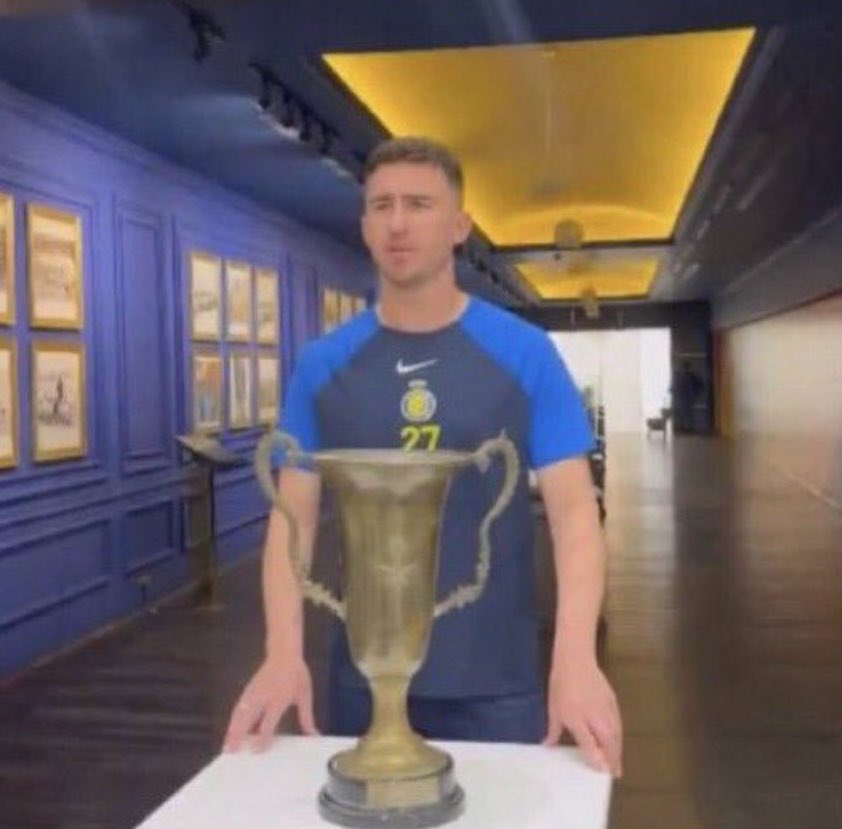 _k1l9's tweet photo. افتتاح مقر الهلال                       افتتاح مقر النصر https://t.co/HczH6teyYE