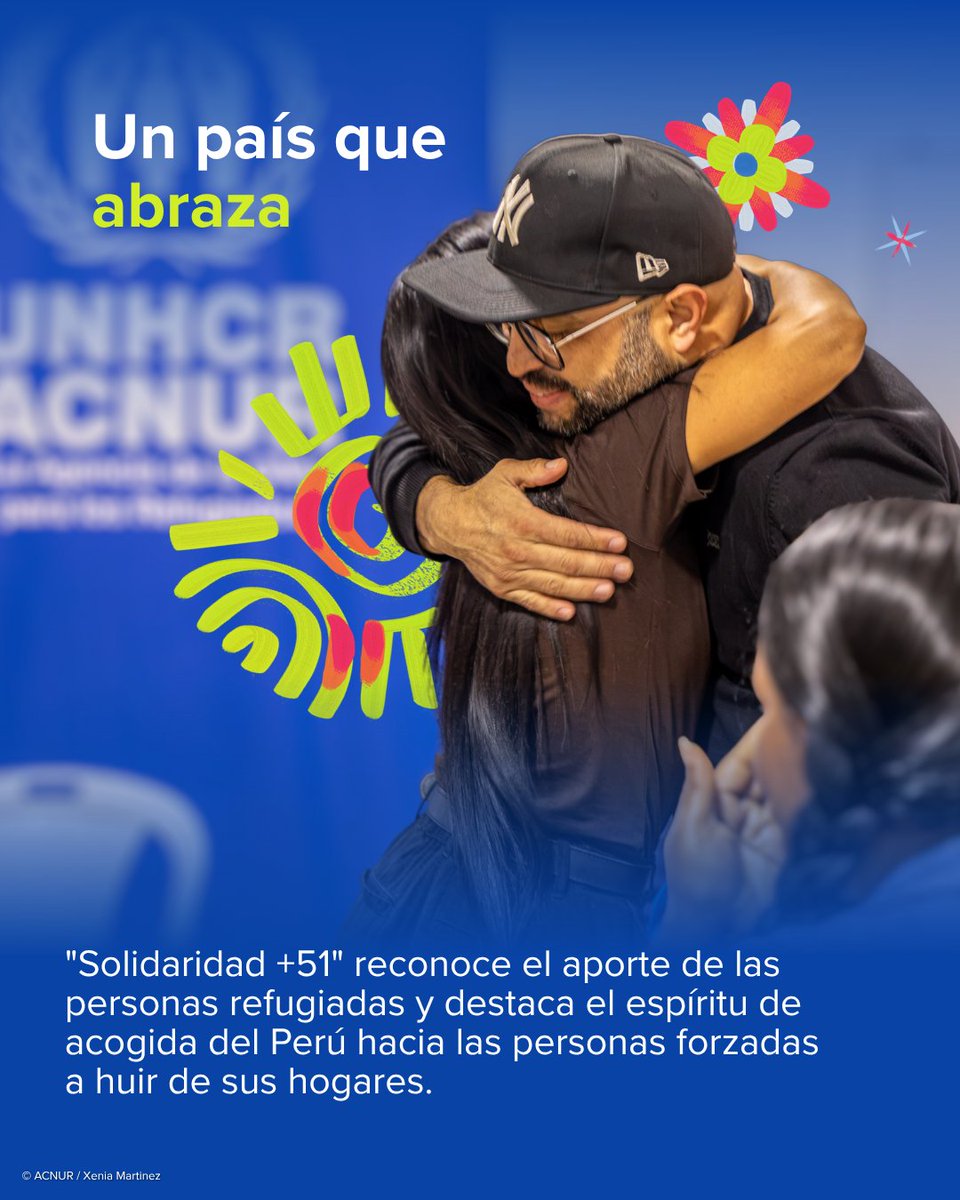 ACNURPeru's tweet photo. Hay canciones que se escuchan. Otras también se sienten.🫂🤗🎶
@LitaPezoOficial pone su voz a un mensaje de acogida, esperanza y solidaridad #ConLosRefugiados.
Porque cuando alguien encuentra un lugar seguro para empezar de nuevo, todos ganamos.
#SolidaridadMás51
🇵🇪🎤💙 https://t.co/xnzaaZrZe0