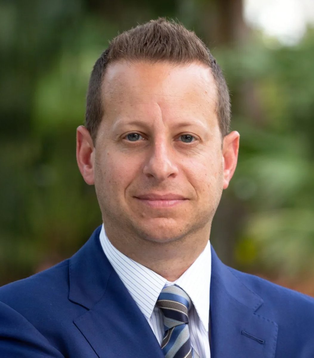 Popstonox's tweet photo. New poll shows Oliver Larkin, DSA candidate for FL-25, in statistical tie with Jared Moskowitz

Jared Moskowitz: 40%
Larkin: 38%
Not sure: 22%

The Florida Democratic primary is August 18, in 11 days https://t.co/wFqWvzOHyb
