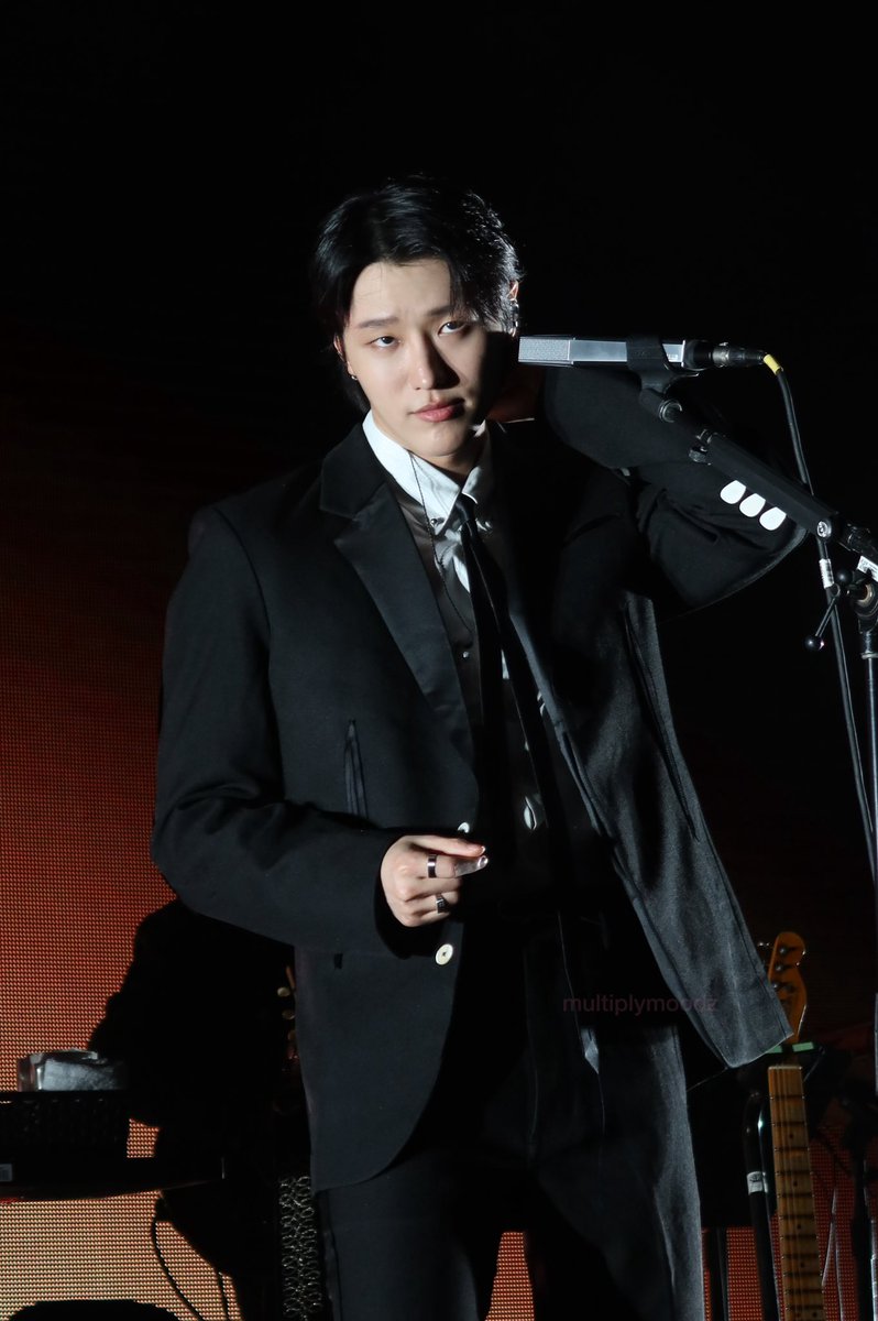 multiplymoodz's tweet photo. Retro Rockstar WOODZ in Chicago ❤️‍🔥🎙️

#우즈 #조승연 #Archive1 #WOODZ #Chicago #Archive1_in_Chicago https://t.co/xfuV8L7k2m