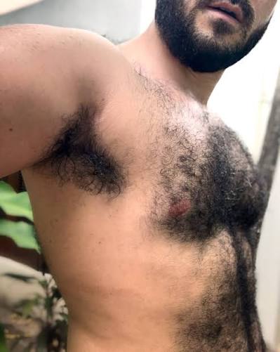 omo_ollanimi's tweet photo. Is the chest hair winning you over to wanna sniff and kick? https://t.co/JWz7KssX7E