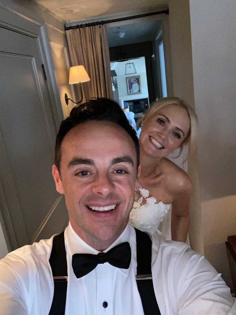 NeilHar25842292's tweet photo. @antanddec wishing a very happy 5th anniversary to this beautiful couple, so lovely to see how happy u make each other!!!… 🥰🥰🥰😊😊😊👰‍♂️🤵💖💖💖 https://t.co/hwXaWmxUS2