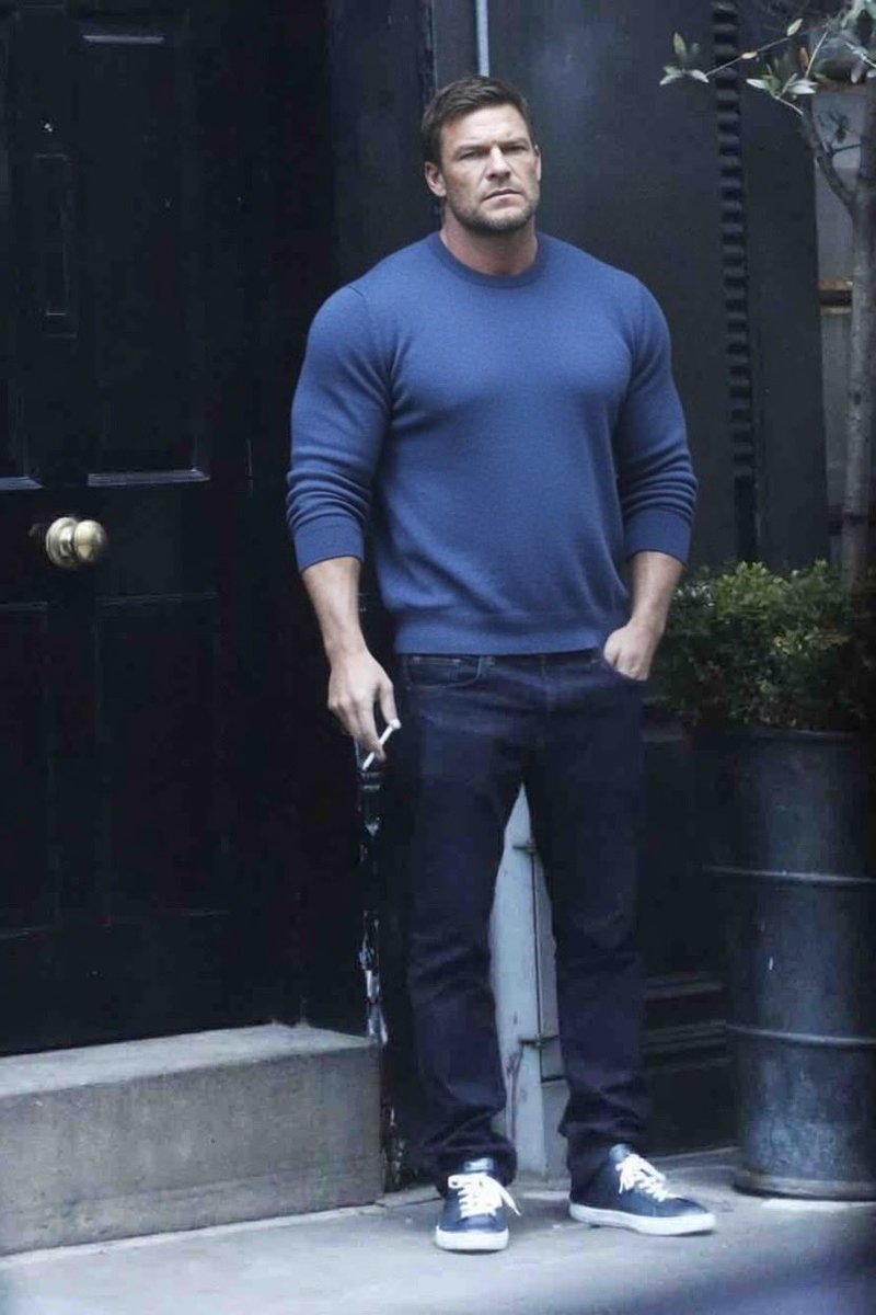 BenStanton77's tweet photo. Alan Ritchson realizing he blew up his career as Reacher with his retard and gay TDS remarks. https://t.co/BaFR1vXZGH