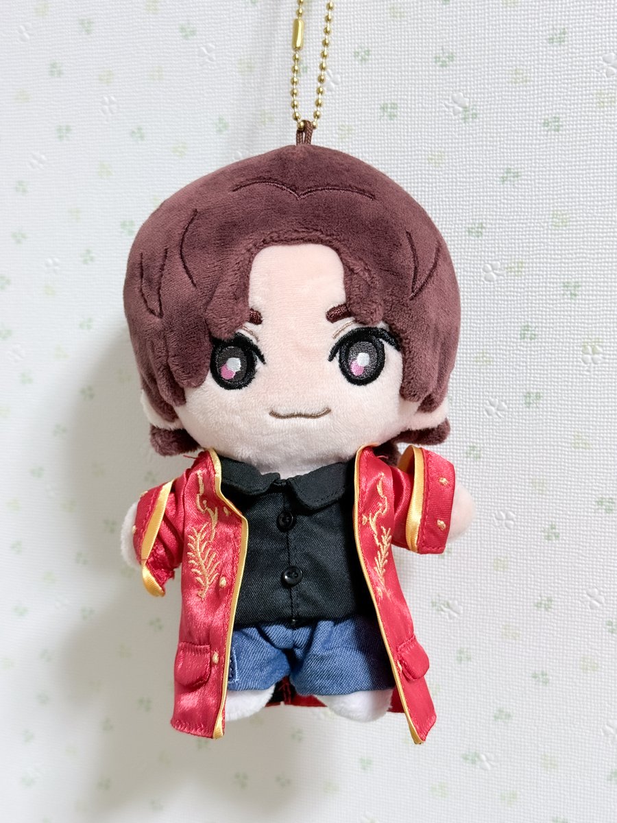 NsKyomo's tweet photo. うちのきょもぬ、衣装デビュー❣️
どうしてもM!の赤ジャケとデニムを合わせたかったんです、シアターベア衣装ありがとう😭✨
シャツを捲り上げないとデニム見えないけど😭
可愛いから全然いいです😭✨ https://t.co/zm4NTKoDwr