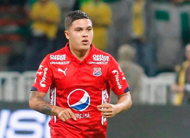 breineroficial1's tweet photo. Señores, según @velezfutbol JuanFer tiene todo listo para volver de al Dim 🔴🔵✊🏻 https://t.co/7qxkksgonp