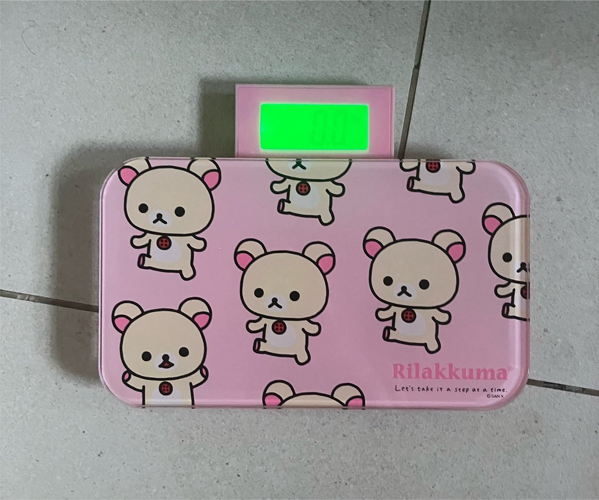 luka_sux's tweet photo. look at my cute korilakkuma scale im so happy >_< https://t.co/f3NE8oCZyq