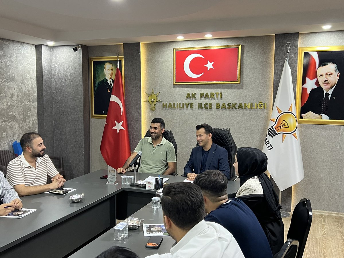 MDOGANSALAR_TR's tweet photo. Geçmiş Dönem Haliliye İlçe Gençlik Kolları Başkanımız Sayın Mehmet Emin Demirkol’un katılımlarıyla Yönetim Kurulu Toplantımızı gerçekleştirdik.

Geçmişten aldığımız güçle, yarına emin adımlarla; tecrübenin izinde, geleceği birlikte inşa ediyoruz.

@RTErdogan @avyusufibis @osmannazlier  @bybekirbozdag @ibrahimeyyupogl 
@milhamigunbegi @ferdisenel25 @furkankucukk_ @mbagmanci63 @fatmaocak0663 @Emin_Dkol @AKGenclikGM @akgenchaliliyee
