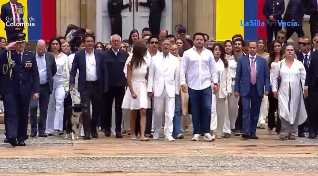 dariovillarp's tweet photo. Hasta que se nos cumplió el milagrito de verlo como expresidente.

Chao Petro, no te vamos a extrañar. https://t.co/RXYPtPREX4