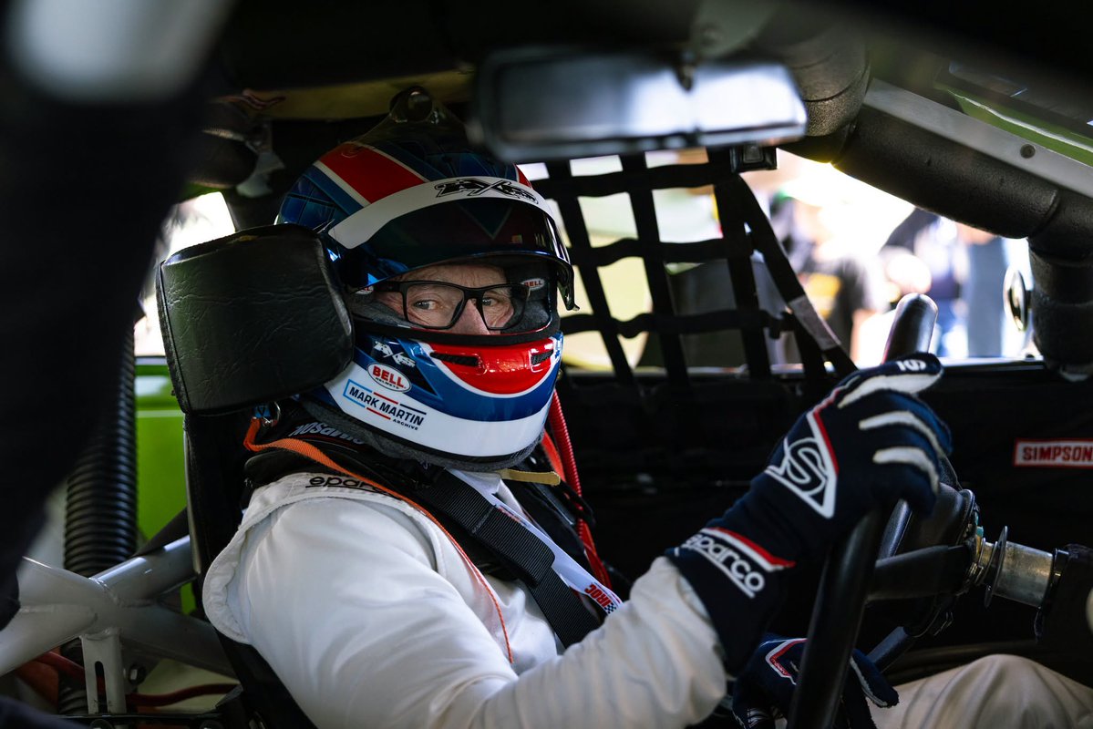 irocofficial's tweet photo. It's all friendly until the helmets go on.
-
We return to WeatherTech Raceway Laguna Seca this Wed. (race on Saturday). See the link in our bio for tickets or the link to watch for free!
-
Pics by @megapixel_marc #IROC #ReturnofIROC #IROCracing #InternationalRaceofChampions https://t.co/BTQxRrZ3wG