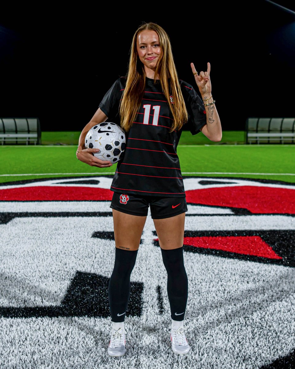 SDCoyotesSoccer's tweet photo. Night Mode🔛

#GoYotes https://t.co/CSm6RMUreb