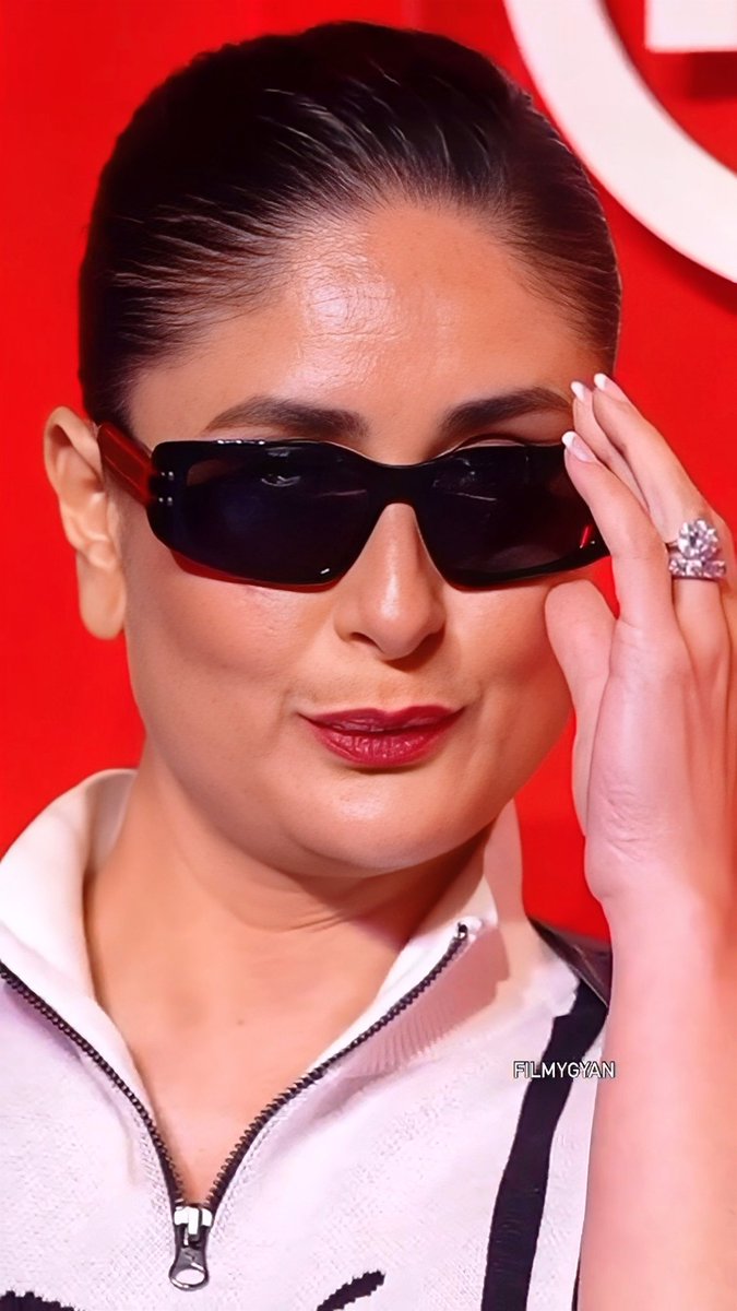 SouthCineBuzz's tweet photo. Kareena Kapoor as an Boss Agent 😎🥵🔥🔥🔥 https://t.co/HKop7RtKxF