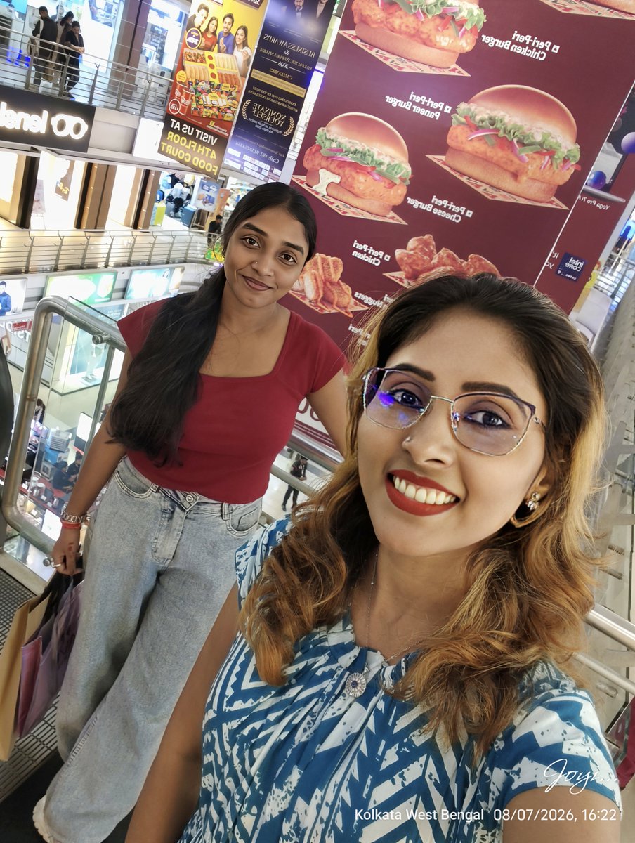 JayeetaGupta8's tweet photo. "Shopping Bags In Hand, Smiles On Our Faces, And Memories In The Making.... 💙✨"
#GirlsDayOut #ShoppingDiaries #MallVibes #WeekendMood #SmilesForDays https://t.co/apHWosWZRU