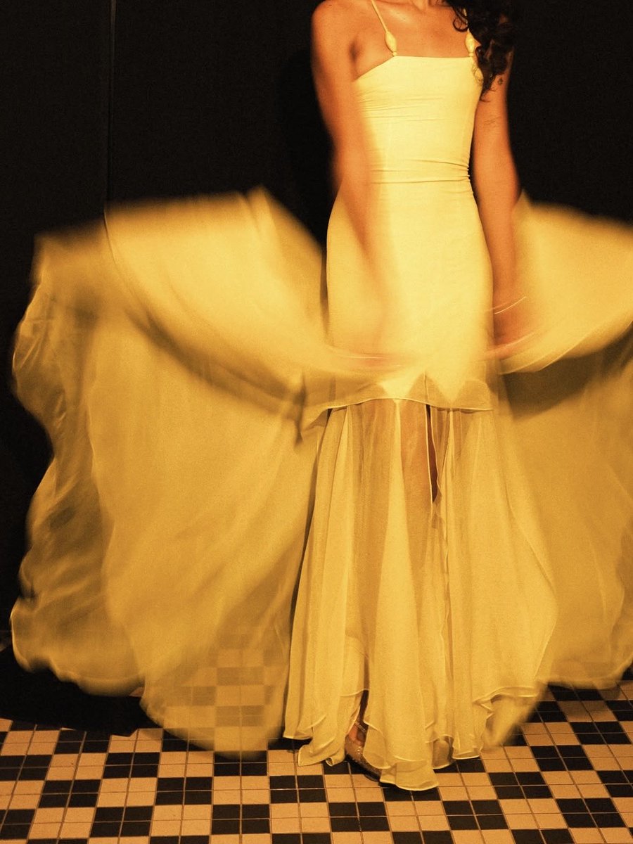 closetineed's tweet photo. This Feben dress is so beautiful on her omg https://t.co/PJOzUCAwmR
