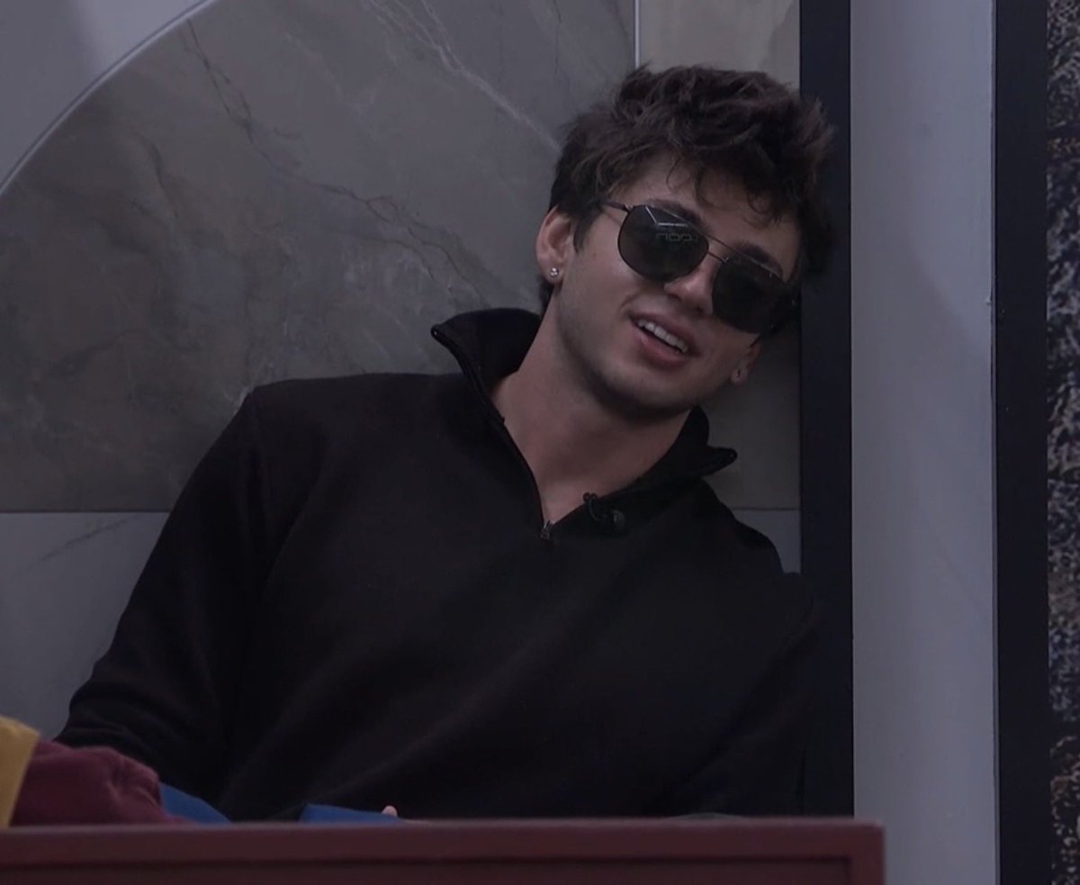favoriteclubs's tweet photo. drew's look today #bb28 https://t.co/P0B6yrB6Aj