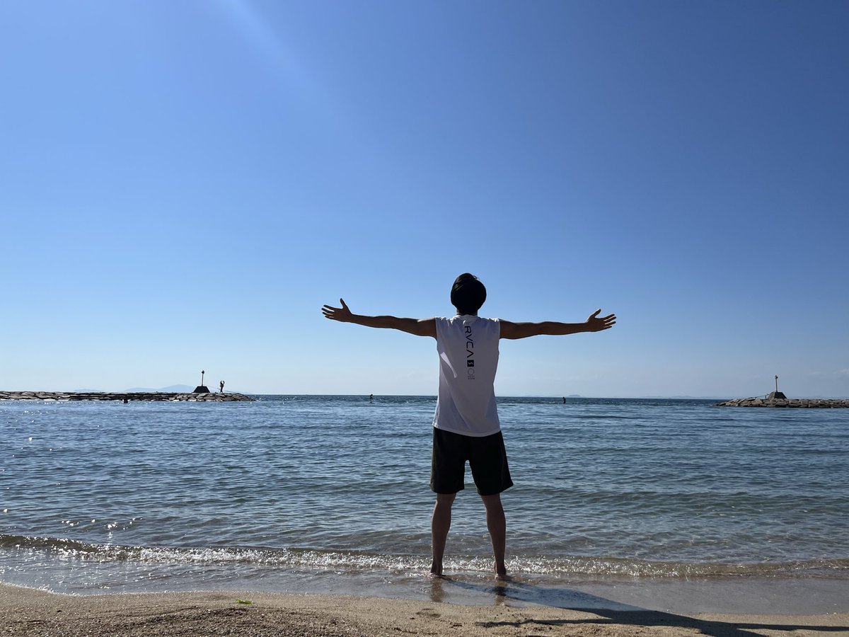 04_29ryuji's tweet photo. 身体を変えることは、人生を変えること。

ただ筋肉をつけるだけじゃない。
自信、姿勢、習慣、考え方まで整えていく。

トレーニングは「自分を大切にする時間」。

Body mindでは、
身体と心の両面から理想の自分づくりをサポートしています。

#パーソナルトレーナー #ボディメイク #健康習慣 https://t.co/e8HbUcJlOP