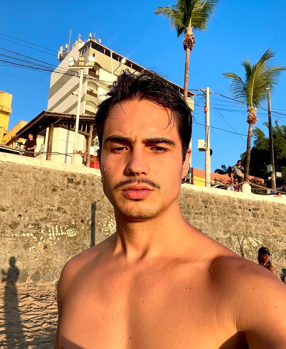 centralreality's tweet photo. Segundo o colunista Lucas Pasin, Anitta estaria vivendo um romance com o ator Danilo Mesquita. https://t.co/GNJBgNNE7T