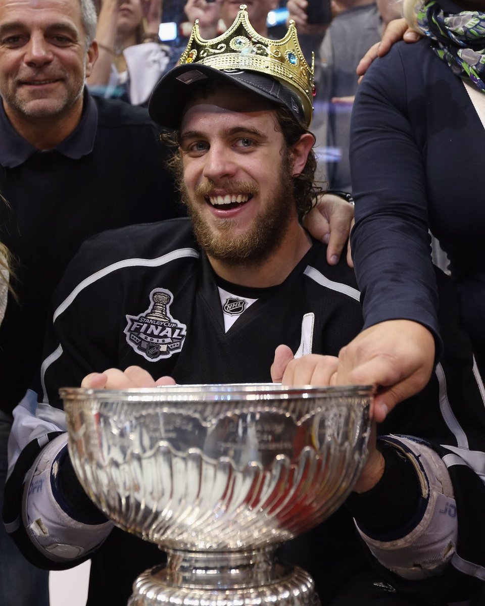 NHL's tweet photo. No. 11 forever 🩶

Anze Kopitar's No. 11 will be retired by the @LAKings on Febraury 24, 2027 and a bronze statue will be unveiled. https://t.co/Hfhvoc7TpB