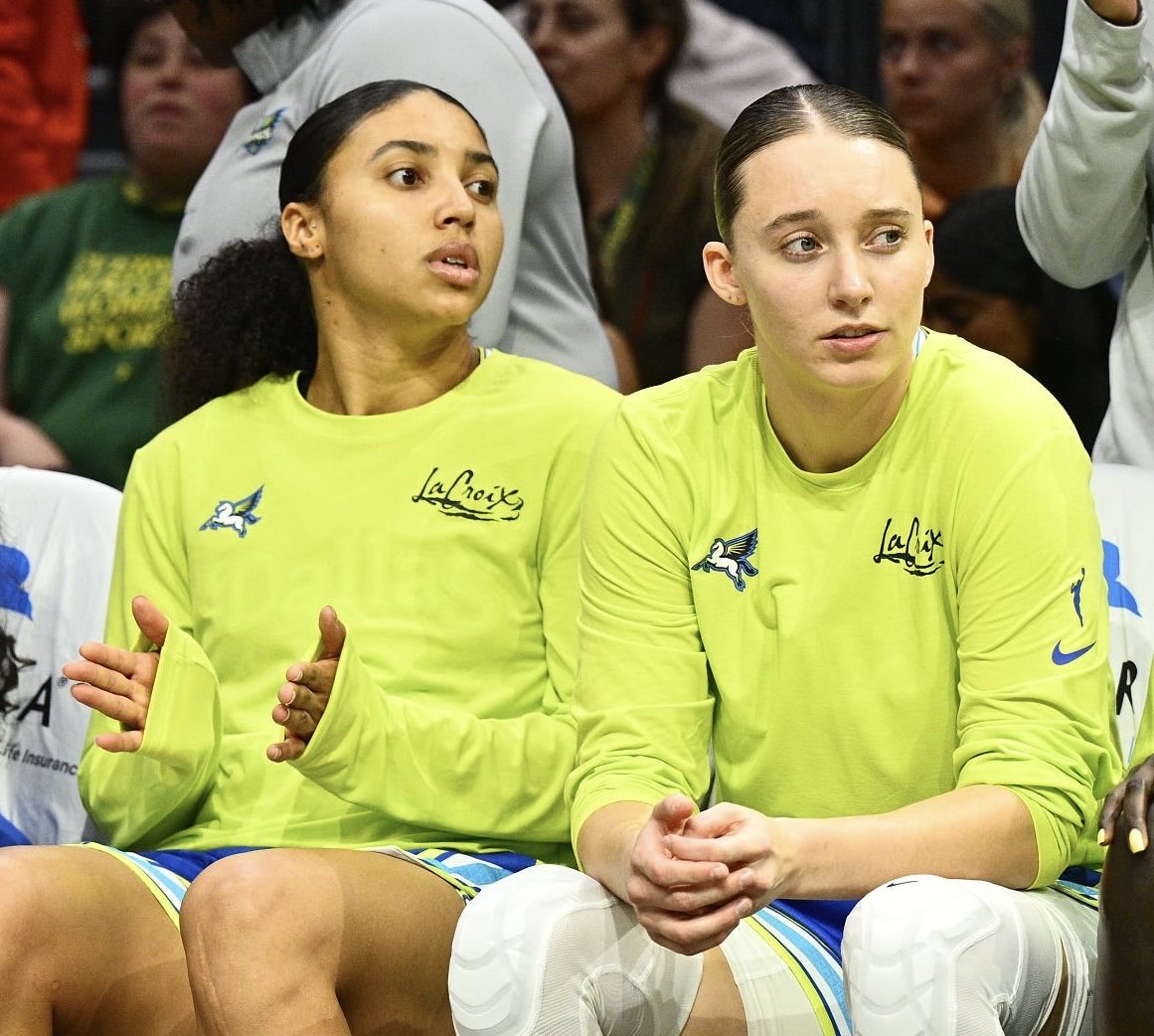 PolymarketHoops's tweet photo. Paige Bueckers has assisted Azzi Fudd 47 times — that ranks top 10 by a duo this season. https://t.co/jPZof6CR5z