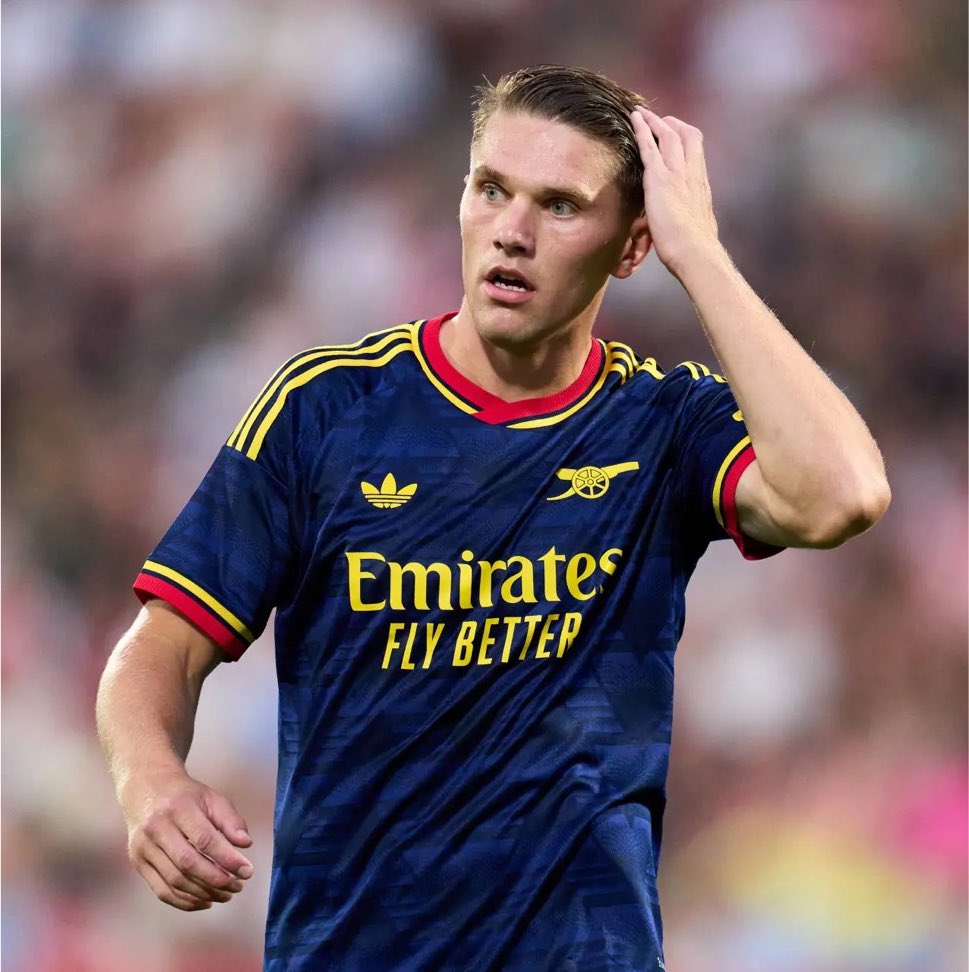 immatechy's tweet photo. When people say Viktor Gyokeres won us the league, I noticed most people don't understand what that statement means. 

He did not single-handedly win us the league but his presence as a striker was a key factor in winning the Premier League. 

Gyokeres' goal against Everton is a prime example of what we are discussing. That is a match we always draw in seasons before the previous one. You guys underappreciate the ability of a striker to be in a box and score tap in when it matters most. 

Another instance is how defenders were able to score against us easily in some matches last season when Gyokeres is not on the pitch. You can't have a Gyokerss and defenders will have the audacity to roam around your box. 

If you think the signing of Gyokeres is not a key factor in us winning the league, then you don't know what you have been watching.