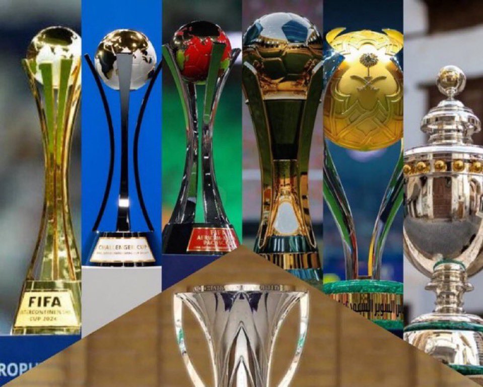 AlahliRoyal's tweet photo. #دعم_الاهلي_بمحور_مطلب 
عندنا سبع بطولات قادمه لازم لها محور يمسك الوسط لان اتانقانا لسا صغير ما عندو الروح القياديه https://t.co/s4L9aQs9Oy