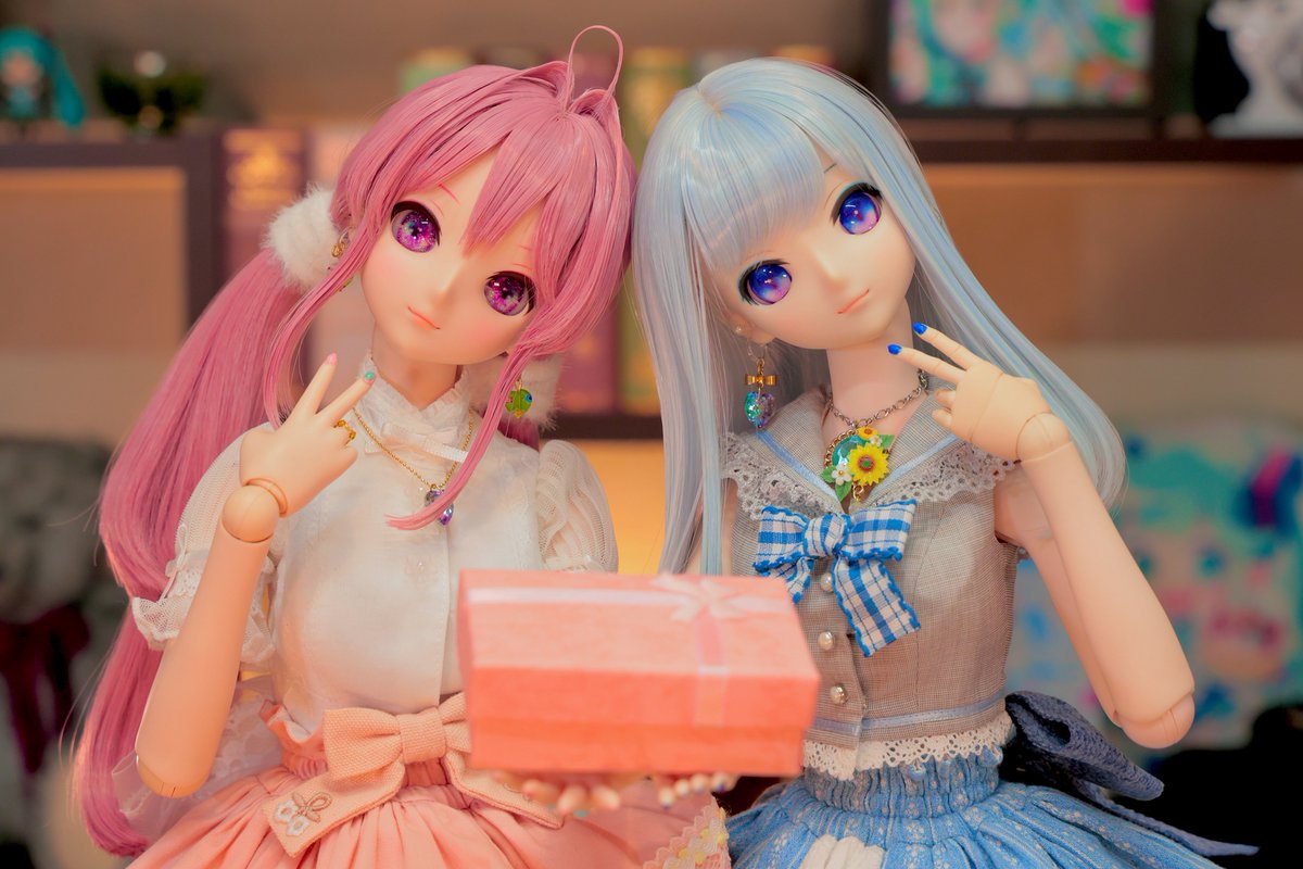 Roskil_Clea's tweet photo. えっ！？なにっ！？！？
2人からっ✨🎁✨？
もぉ〜…そんなんしてくれたら
泣いてまうやん(´；ω；`)✨💕✨

てことで、1つレベルアップして���まいました🎈
また1年、どうぞよろしくお願いいたしますっ✨🍀✨ https://t.co/4TOivpx1dq