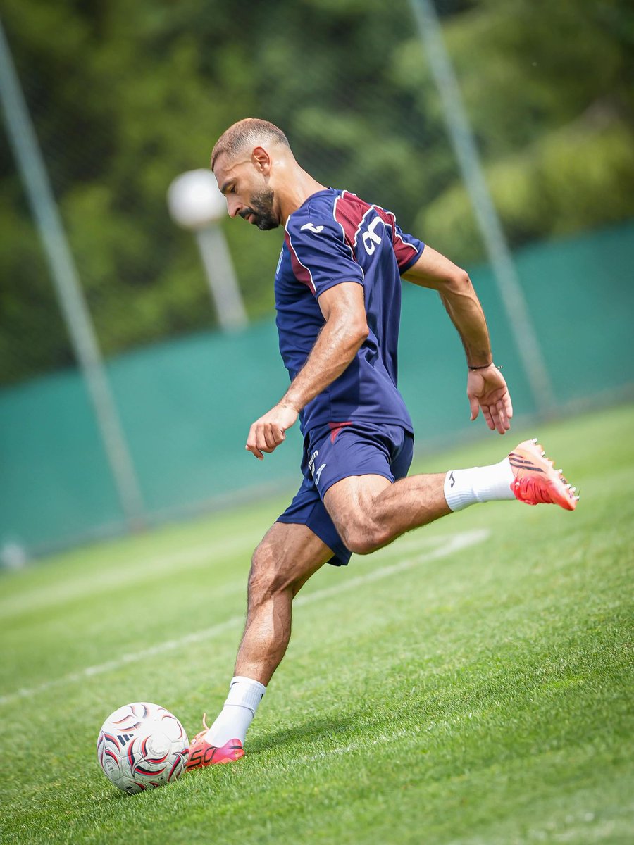 SalahUpdates's tweet photo. 📸 Mohamed Salah in today’s training with Trabzonspor ❤️💙 https://t.co/zsSI41PNCp