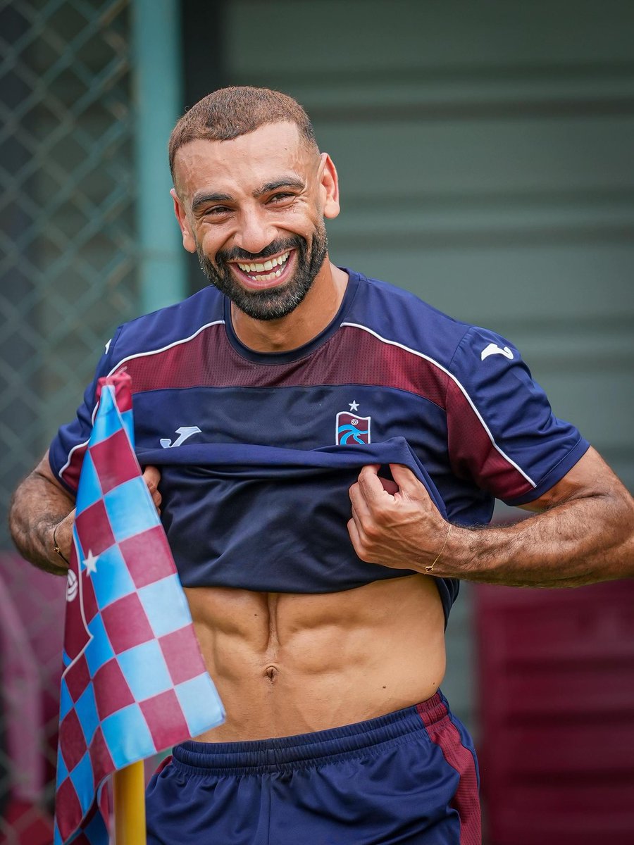 SalahUpdates's tweet photo. 📸 Mohamed Salah in today’s training with Trabzonspor ❤️💙 https://t.co/zsSI41PNCp