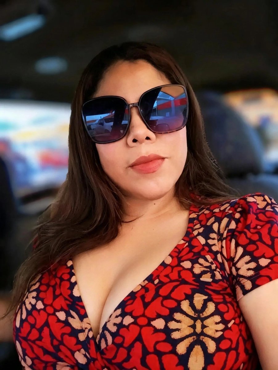 Merc33des's tweet photo. Acéptalo ..te encanta esta  doñita ♥️🫰 https://t.co/pFkCv0AMJD