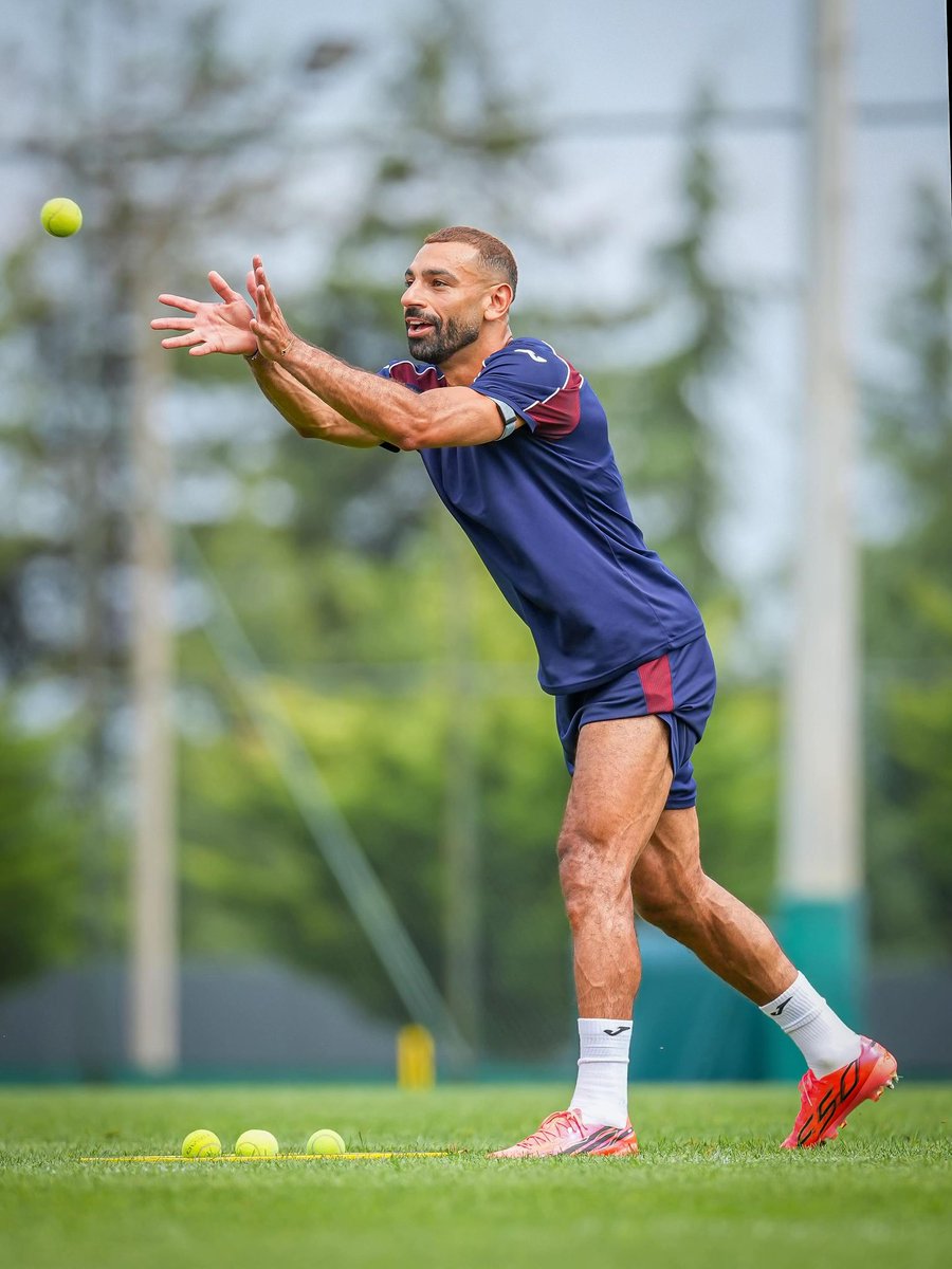 SalahUpdates's tweet photo. 📸 Mohamed Salah in today’s training with Trabzonspor ❤️💙 https://t.co/N0tlvSKP5g
