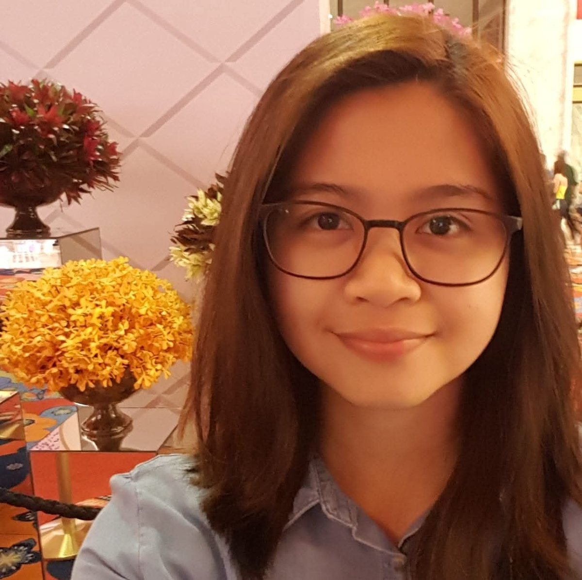 eieneie's tweet photo. Joining the fun~🙈
#PlusASelcaDay https://t.co/KptgdCjStf