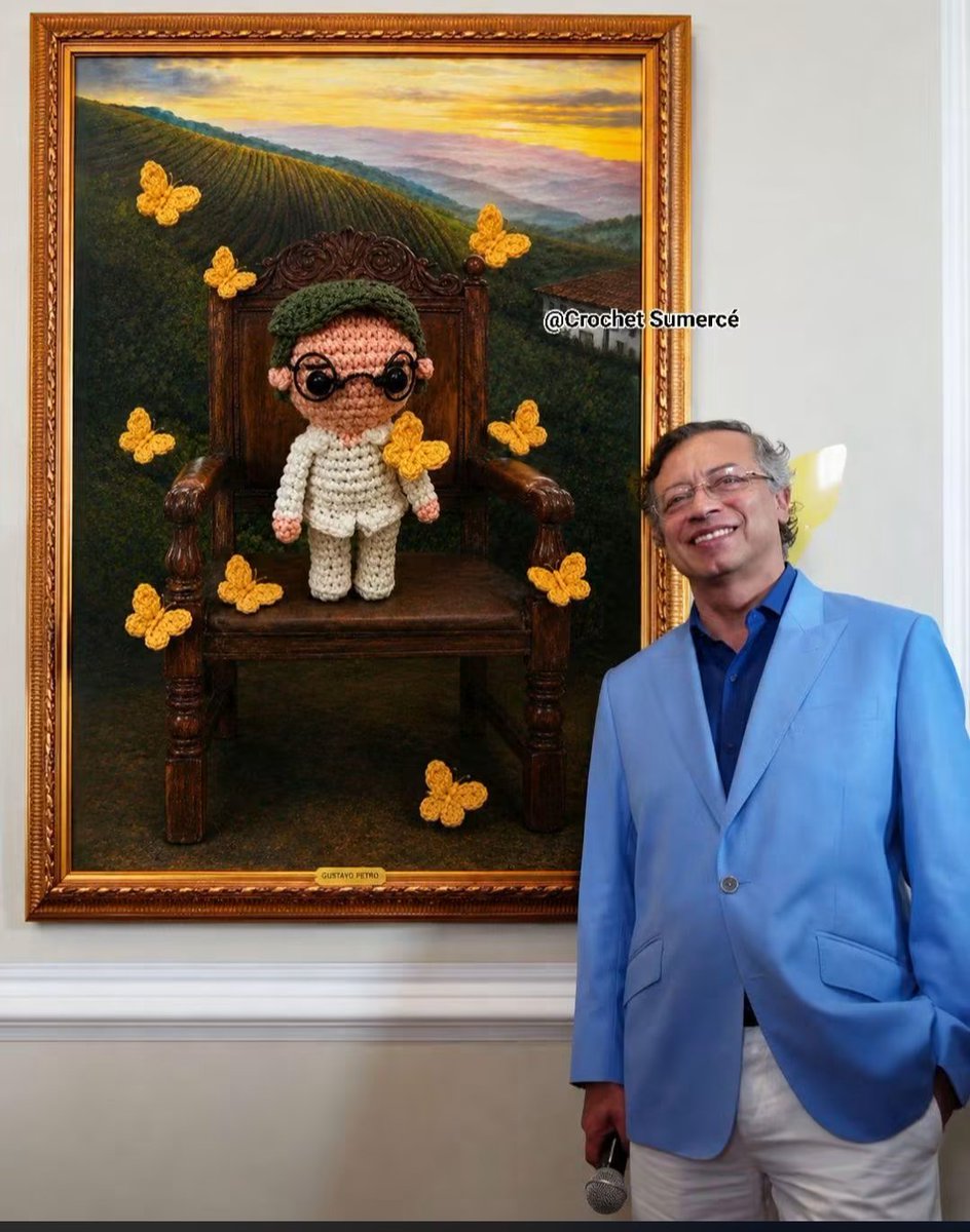 CrochetSumerce's tweet photo. Susmercedes llorar esta bien, ya pasaron 4 años y ya oficialmente termino su Gobierno, es normal que nos duela... Simplemente gracias Gustavo Petro, el mejor 🫰...
#sumercecrochet #crochetsumerce #inteligenciaartesanal #GraciasPetro #hechoconamor https://t.co/ApSeGCnhmo