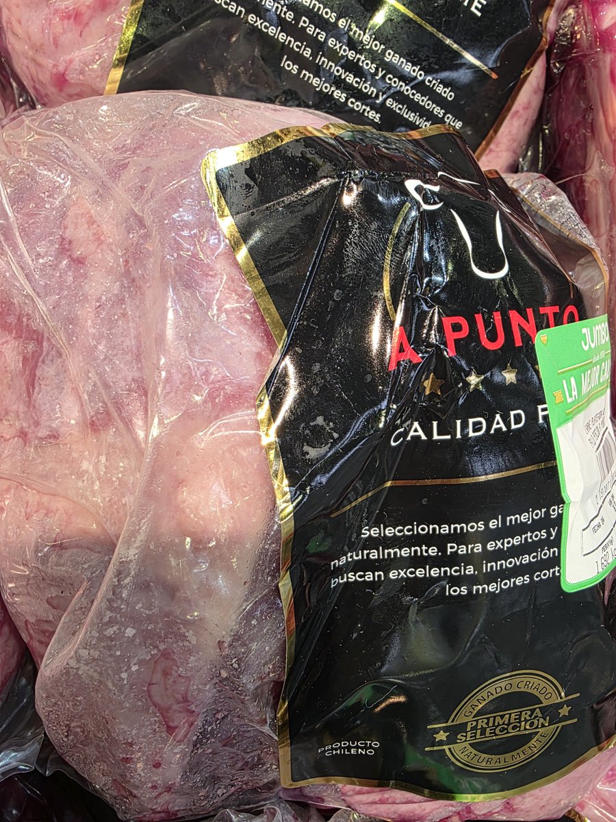rsaintjean's tweet photo. Amigos @JumboChile_  no sirve de nada que pongan una carne con descuento, cuando evidentemente esta mala! Ese vacio se perdio hace muucho rato! #Apunto https://t.co/s8MOO8KSSe