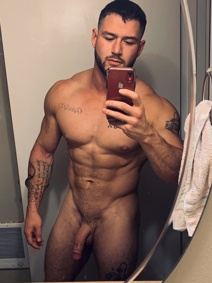 luvs477's tweet photo. 1st year posting vs Now 

Do you like how I’ve changed? https://t.co/NC14DQuPTY