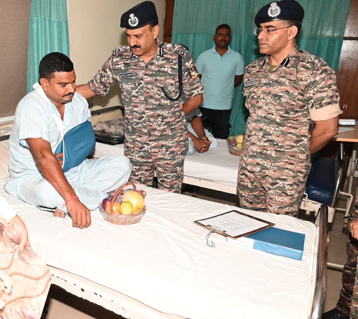 crpfindia's tweet photo. Standing by our brave personnel! 

​DG, CRPF, Shri @gpsinghips visited CRPF Northern Sector Hospital, New Delhi, to check on the personnel recuperating from injuries sustained in operations/active duty. He inquired about their recovery, interacted with the treating doctors for progress updates, and assured all necessary support and assistance to the bravehearts.

#NationFirst
#Vandematram150 
#MissionNaxalMuktBharat2026
@crpf_j
@igpnscrpf
@CentralZoneCrpf
@northeast_zone
@southzone_hyd