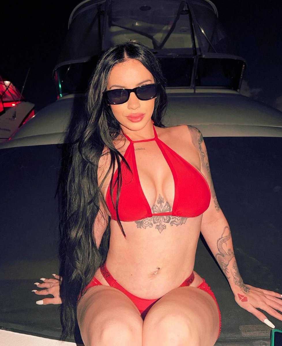 spicylizet's tweet photo. single btw https://t.co/aMgSF2fOEz