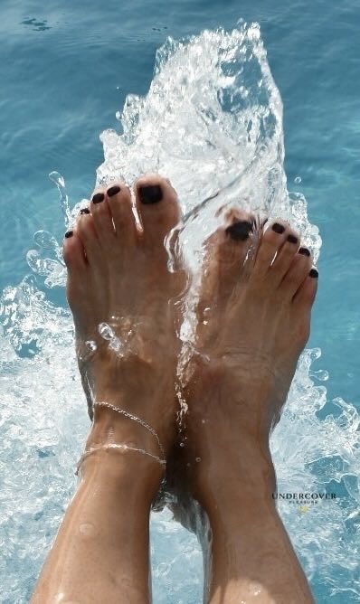 Undercover56256's tweet photo. @HrnyMaria1 Joining Toesday from Switzerland https://t.co/1DNSyvAdFQ