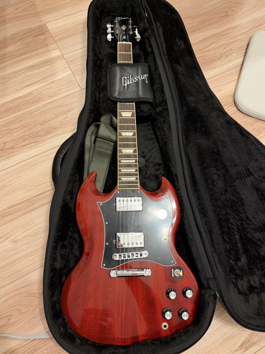Lhotseofficial's tweet photo. また音楽したいナ
と思い機材ばっかり買うオジ https://t.co/OlW0evbop7