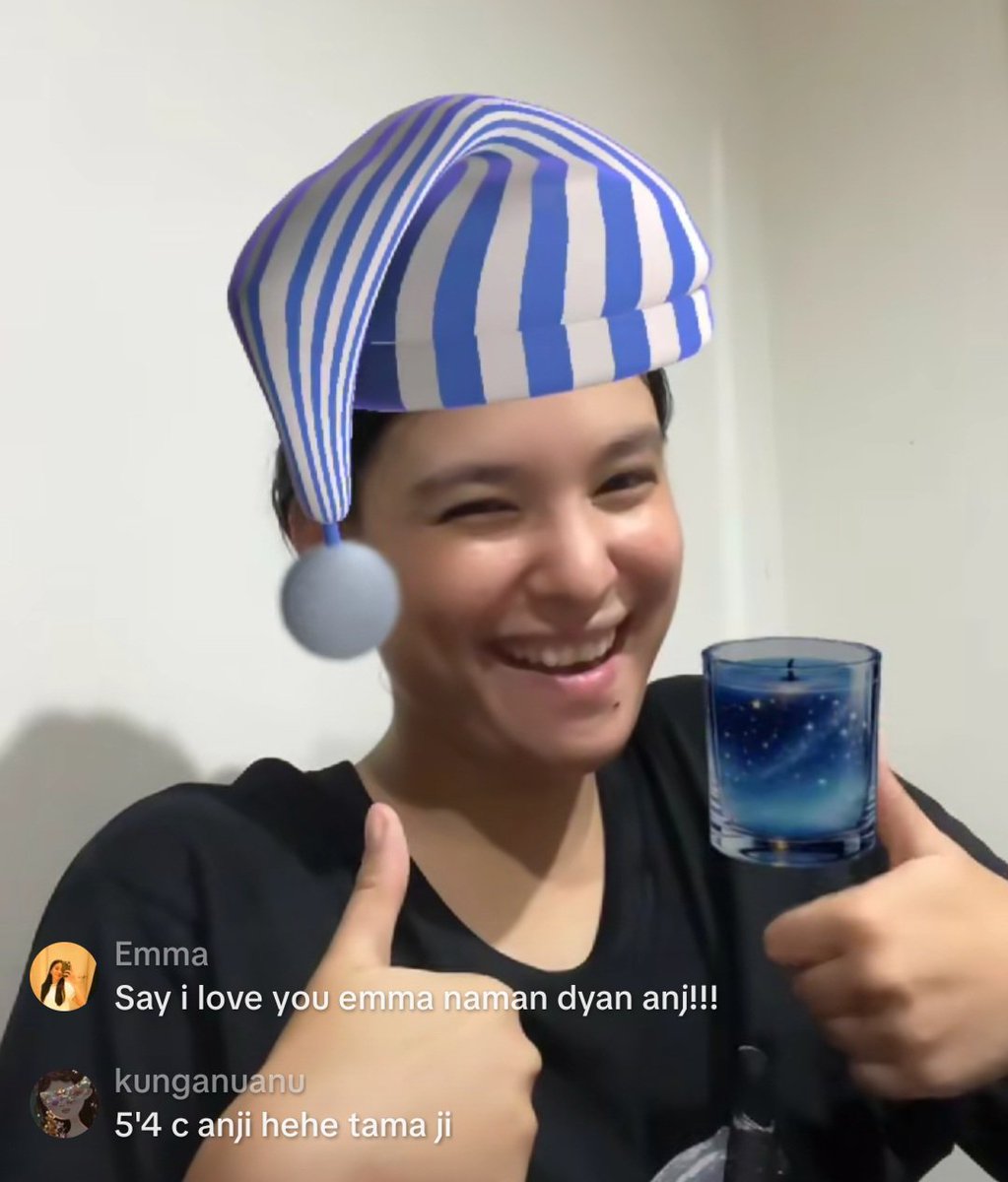 teachercars's tweet photo. Sunshines' happy pill from then and up until now. 💛
Thank you for spending your night with us, @anjisalvacion 💛🥰
Ang saya mo kasama kahit online we felt your warmth. Sunshines love you always! 💛

#AnjiSalvacion https://t.co/tTbw8tfA9J
