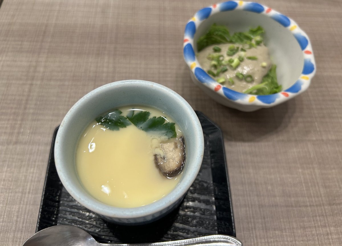 mami_oy2's tweet photo. 終演後は、美登利寿司の開店待ちで、ライオンにて一杯が二杯になる（笑）

久々の美登利寿司はやはり
安定の美味しさで
同行のJちゃんと満足でした。
#美登利寿司
#ライオン https://t.co/oUHQFUdWrx