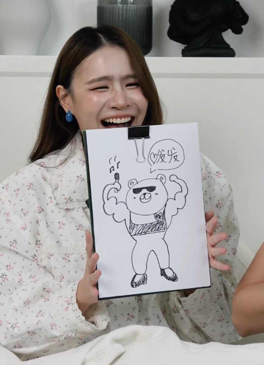 Chenleejunmrlp's tweet photo. Who owns this painting?? That's right, it's me!!!!!
#shellypundao https://t.co/bPArytWFRo