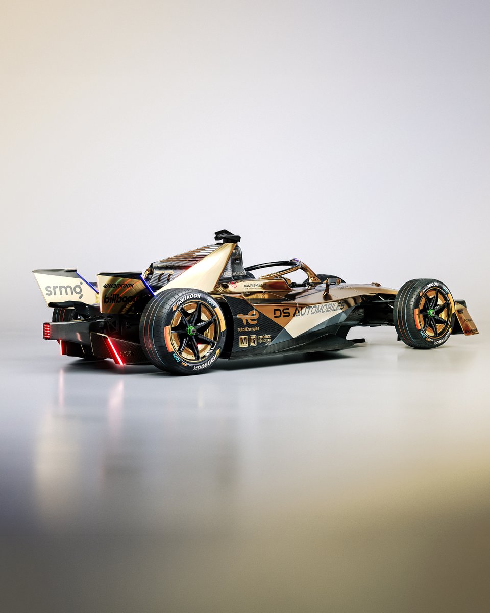 ds_penske_fe's tweet photo. A golden return for the season finale 🤩🏴󠁧󠁢󠁥󠁮󠁧󠁿

#DSPENSKE
#dsperformance
#abbformulae #motorsport #formulae https://t.co/1PZkfG9jtW