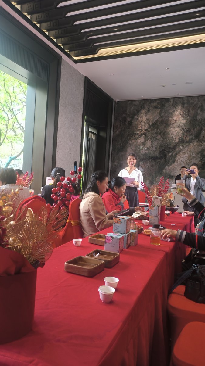AndresRdz2's tweet photo. Happy Lunar New Year!  Wishing you and yours prosperity, joy and sweet moments with loved ones this festive season. https://t.co/toCNFCcS2w