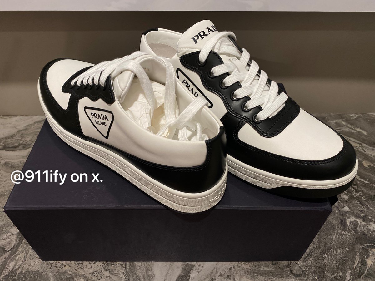911ify's tweet photo. WTS Prada Milano Sneakers 100% Authentic, Original Prada. 🖤
Size: 37
Condition: 10/10, masih cakep banget, belum pernah di pakai karena salah size.
Price: IDR 7.500.000.

DM for detailed pics/video. RTs are appreciated! 🤍 https://t.co/D93UE9TPm7