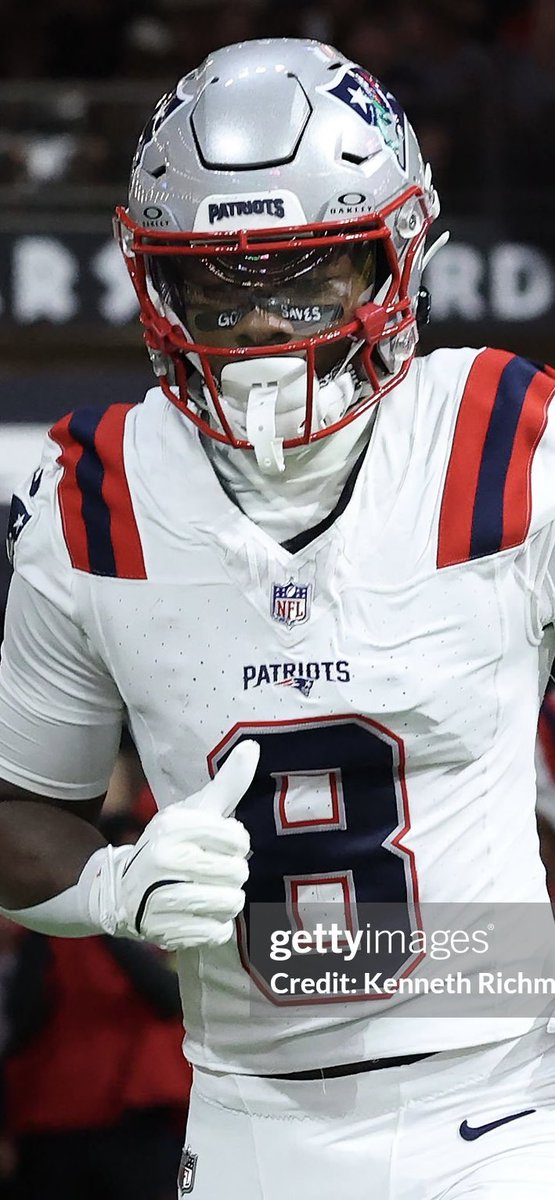HelmetStalker's tweet photo. Commanders WR Stefon Diggs is using a Schutt F7 Pro with an F7X-ROPO-SW facemask and a SportStar Victory chinstrap; he used a Riddell SpeedFlex Precision with an SF-2BD-SW facemask, clear Oakley visor and a SportStar Victory XD chinstrap paired with the Cam-Loc system with the Patriots in 2025.