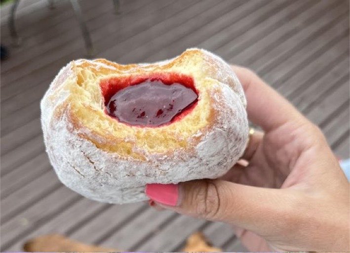 fairyprxncess's tweet photo. Jam filled donuts https://t.co/XAFWsTt86q