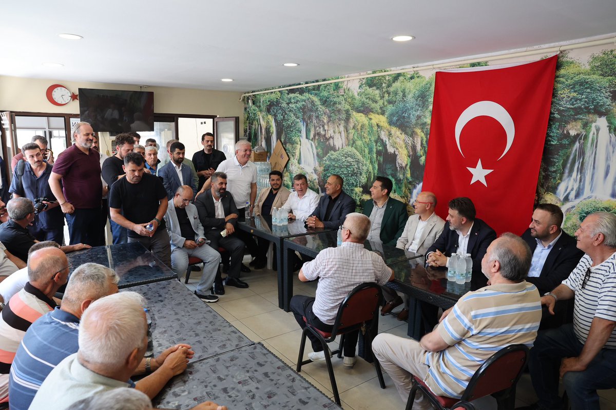 akpartibrs's tweet photo. İl Başkanımız Sayın Davut Gürkan, Büyükşehir Belediye Başkan Vekilimiz Sayın Şahin Biba ve Nilüfer İlçe Başkanımız Sayın Furkan Alpaslan ile birlikte Fethiye Merkez Camii Derneği’ni ziyaret ederek hemşehrilerimizle bir araya geldi.

@davutgurkan 
@sahinbiba16 
@alpaslanfurkann 
@AkPartiNilufer